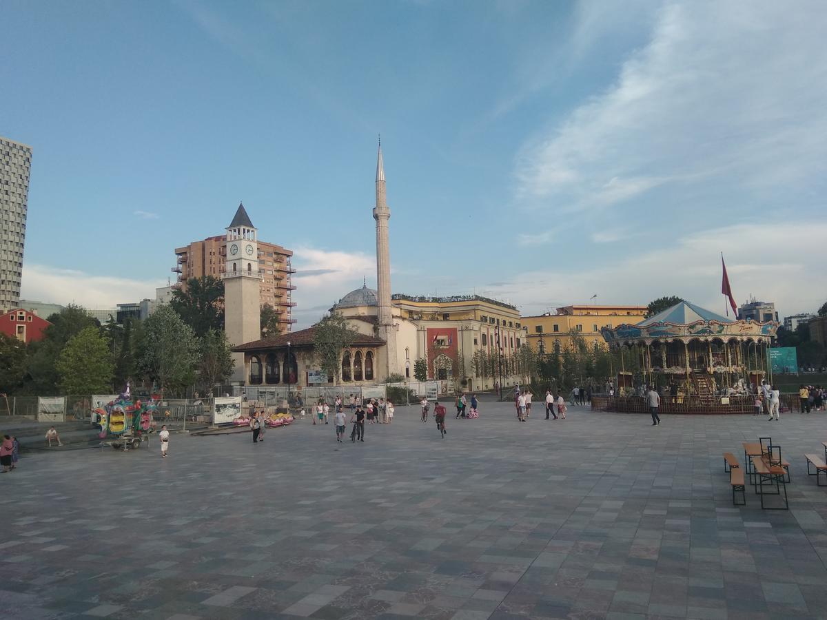 Tirana City Center Exterior photo